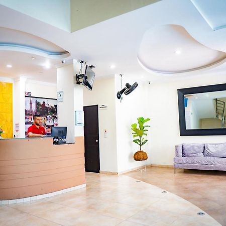 Kalina Hotel จีราร์ดอท ภายนอก รูปภาพ