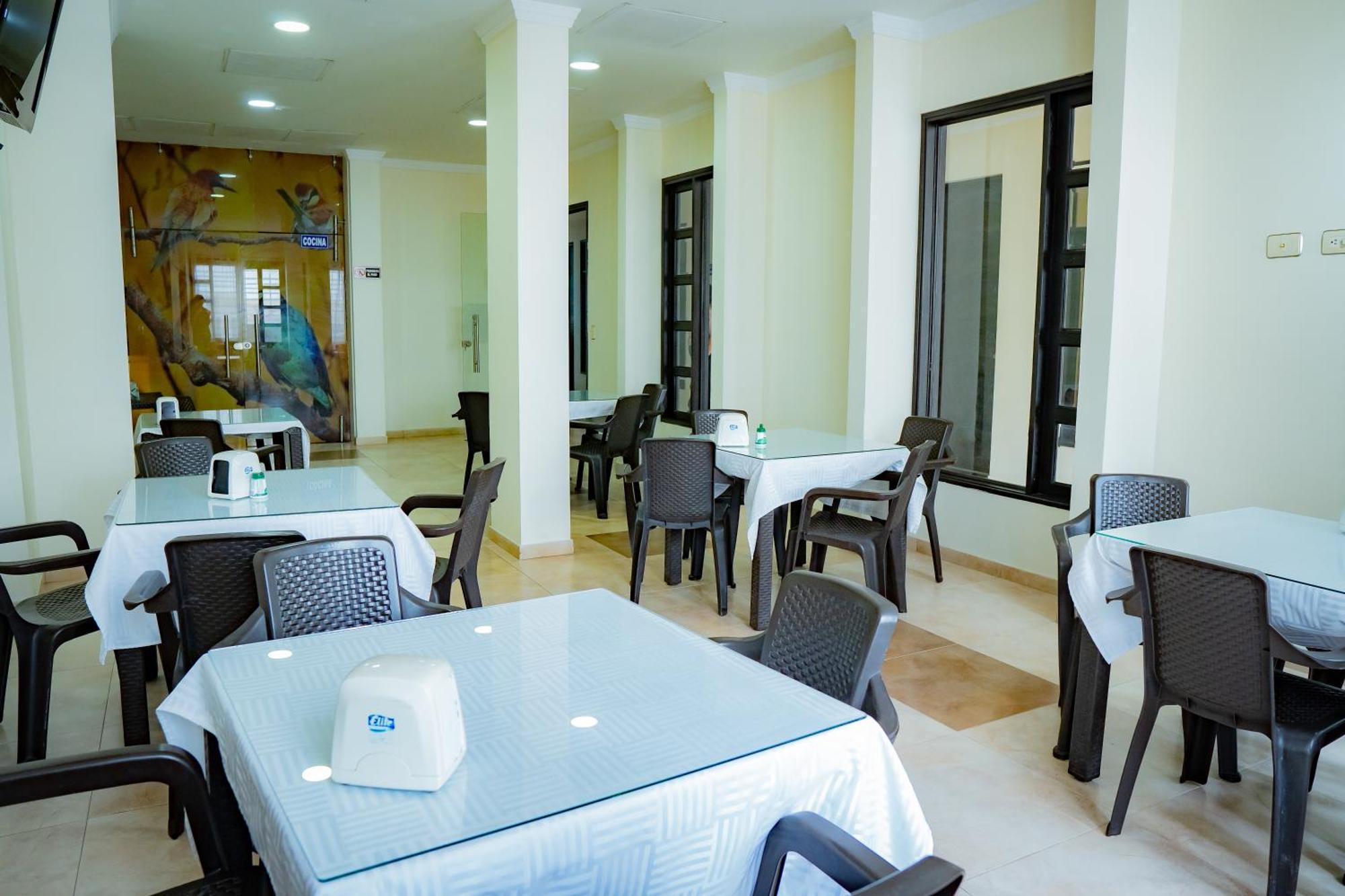 Kalina Hotel จีราร์ดอท ภายนอก รูปภาพ