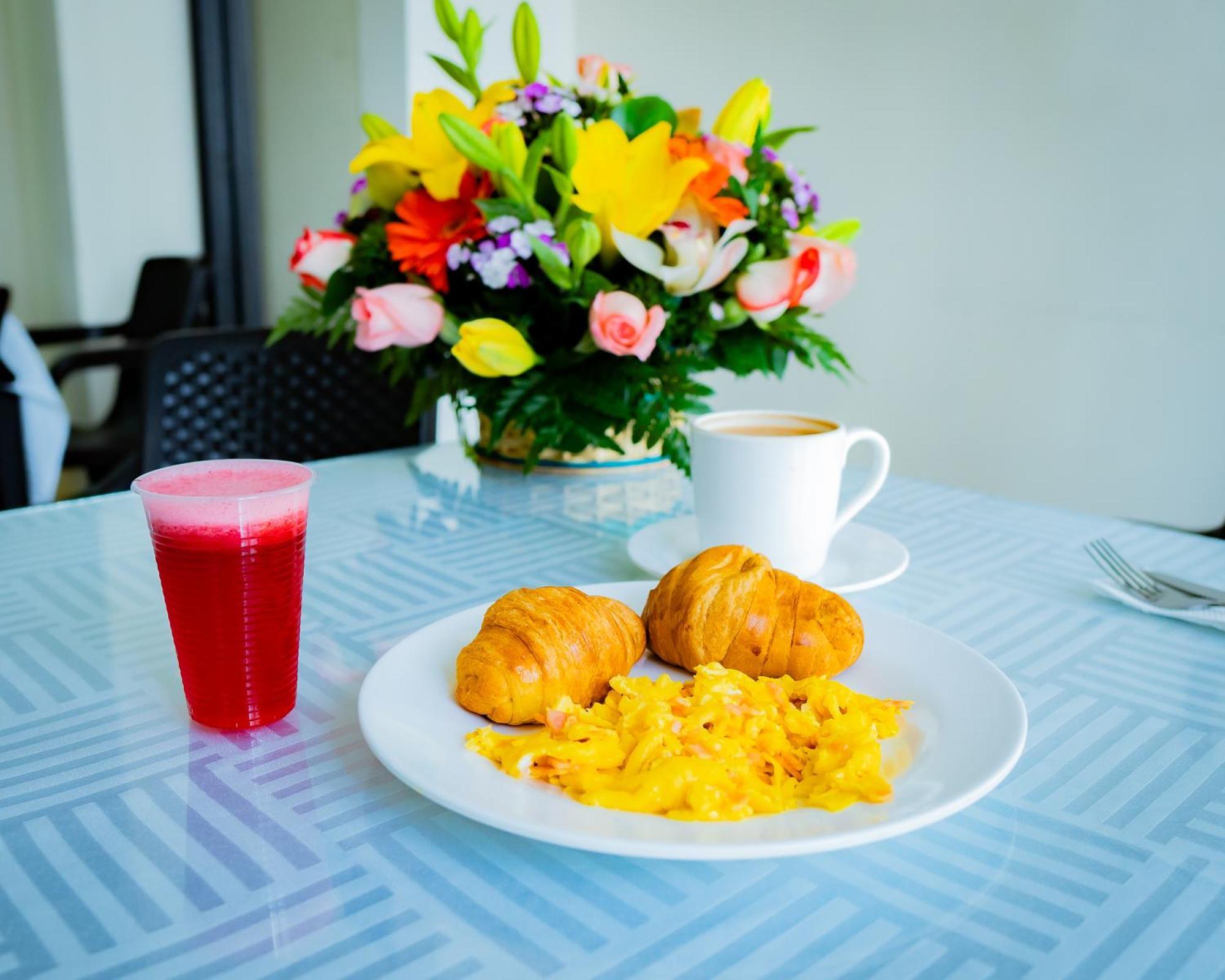 Kalina Hotel จีราร์ดอท ภายนอก รูปภาพ