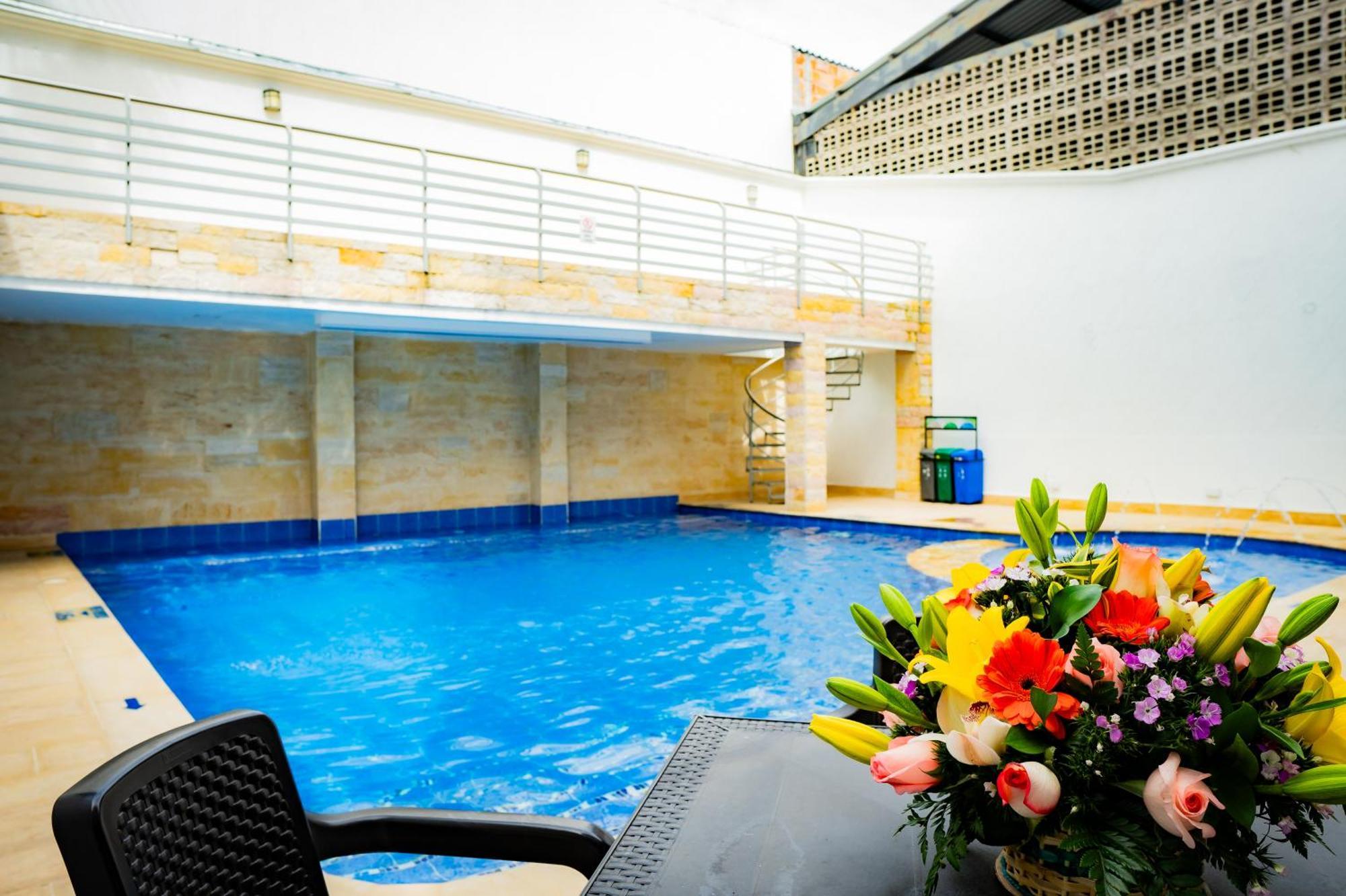 Kalina Hotel จีราร์ดอท ภายนอก รูปภาพ