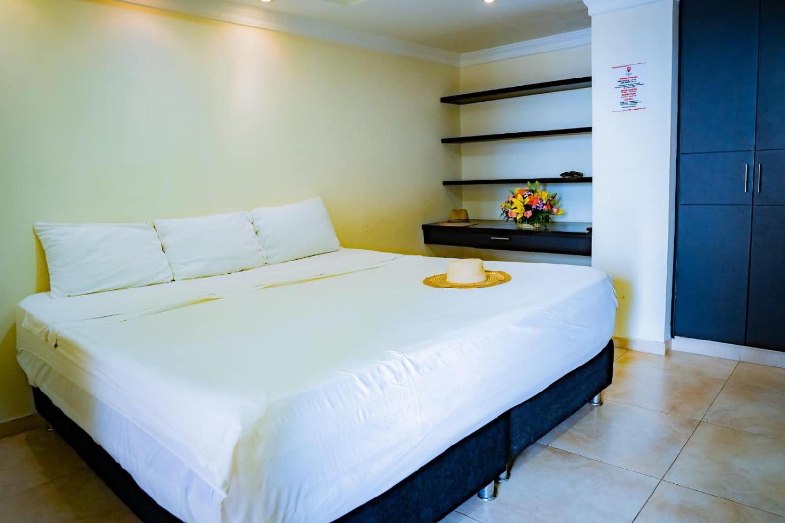 Kalina Hotel จีราร์ดอท ภายนอก รูปภาพ