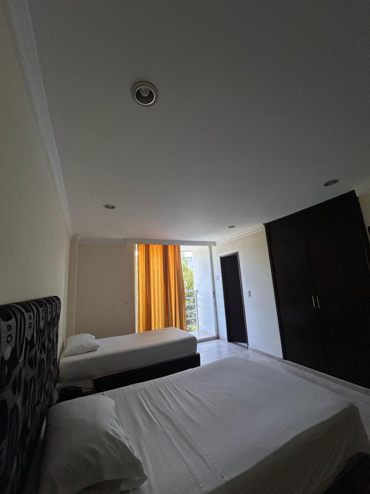 Kalina Hotel จีราร์ดอท ภายนอก รูปภาพ